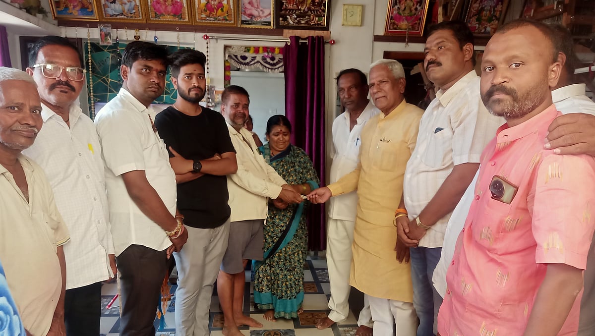 ಮಹಾಲಿಂಗಪುರ | ಮಳೆಗೆ ಹಾನಿಯಾದ ಆಯಿಲ್‍ಮಿಲ್ ಪ್ಲಾಟ್‍: ಶಾಸಕ ಸಿದ್ದು ಸವದಿ ಭೇಟಿ