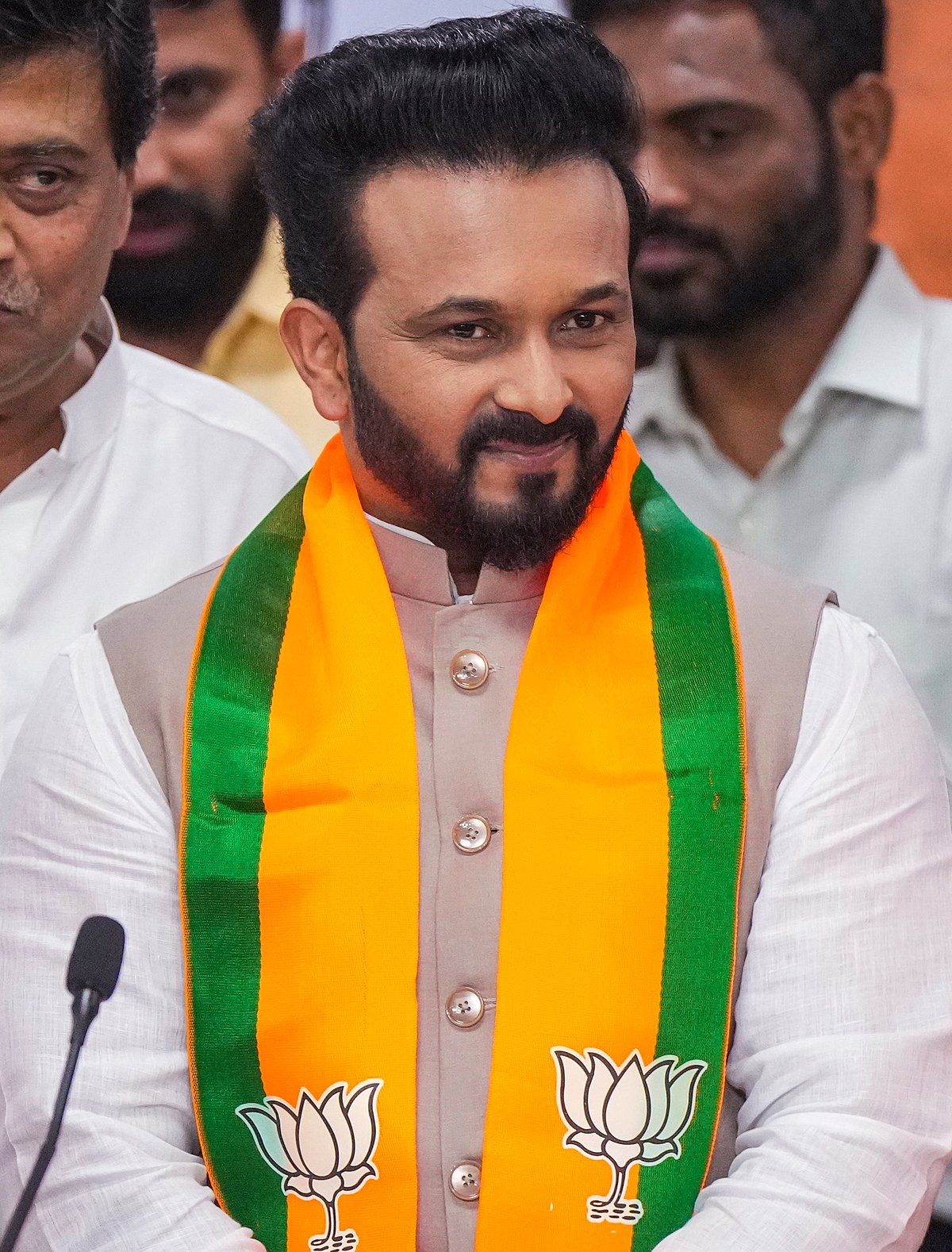 ಮಾಜಿ ಕ್ರಿಕೆಟಿಗ ಕೇದಾರ್‌ ಜಾಧವ್ ಬಿಜೆಪಿ ಸೇರ್ಪಡೆ