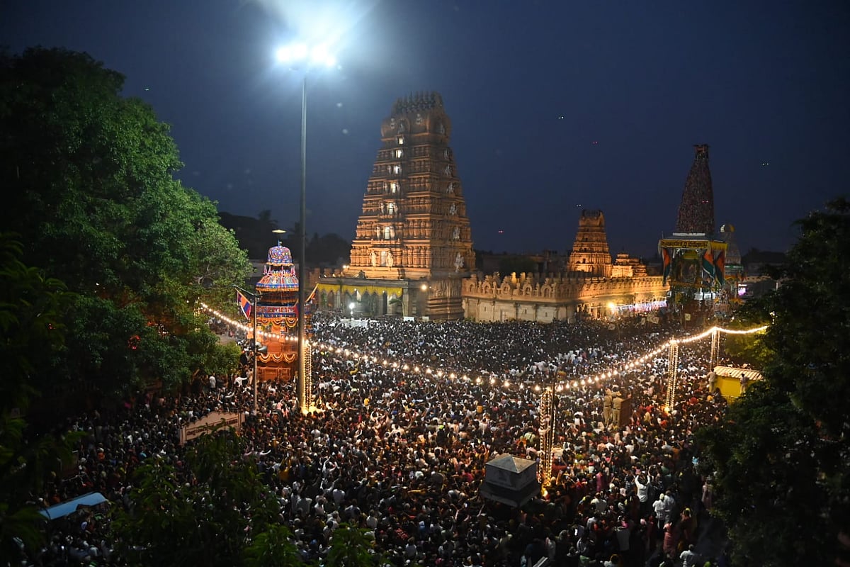 ನಂಜನಗೂಡಿನಲ್ಲಿ ಅದ್ದೂರಿ ಶ್ರೀಕಂಠೇಶ್ವರ ಸ್ವಾಮಿ ಗೌತಮ ಪಂಚ ಮಹಾ ರಥೋತ್ಸವ