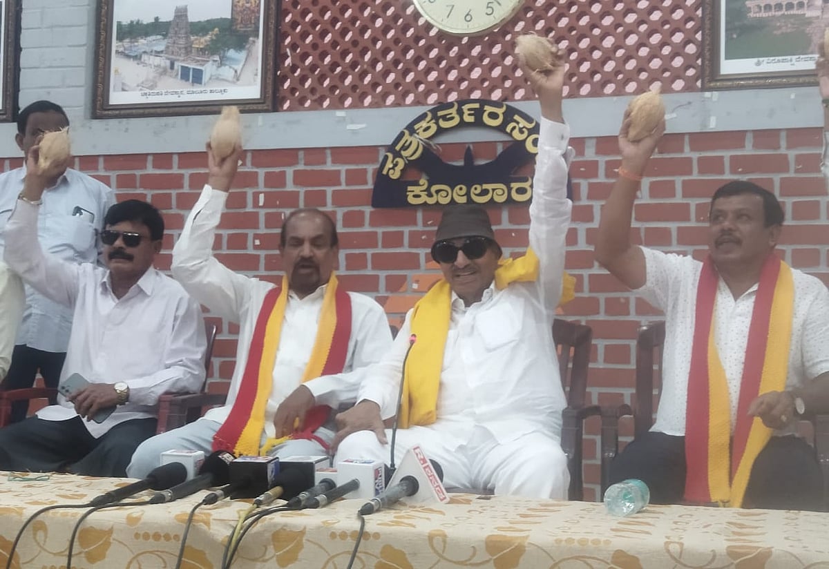 ಶಿವಾಜಿ ಸಿನಿಮಾ: ರಿಷಬ್‌ ಶೆಟ್ಟಿಗೆ ವಾಟಾಳ್‌ ಎಚ್ಚರಿಕೆ


