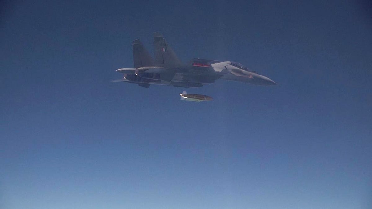 IAF | ದೀರ್ಘ ವ್ಯಾಪ್ತಿ ಗ್ಲೈಡ್‌ ಬಾಂಬ್ ‘ಗೌರವ್’ ಪರೀಕ್ಷೆ ಯಶಸ್ವಿ