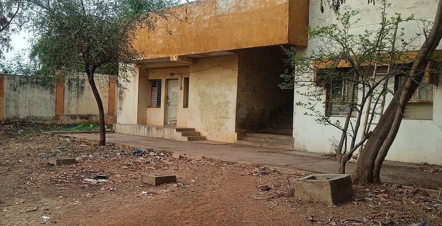 ನಾಯಕನಹಟ್ಟಿ | ನಿರ್ವಹಣೆ ಕೊರತೆ: ಪಾಳು ಬಿದ್ದಿರುವ ಬಿಎಸ್‌ಎನ್‌ಎಲ್ ಕಚೇರಿ