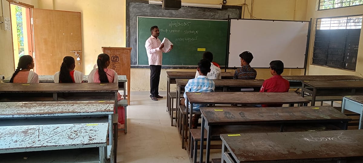 ಯಾದಗಿರಿ | ಪರಿಹಾರ ಬೋಧನೆ: 13 ದಿನಗಳಲ್ಲಿ ಪಠ್ಯ ಬೋಧಿಸುವ ಅನಿವಾರ್ಯತೆ