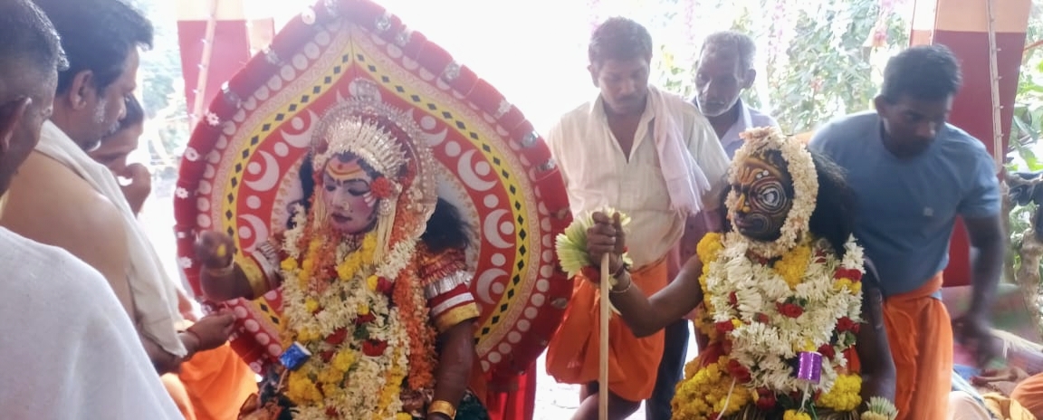 ಚಾಮುಂಡಿ ಮತ್ತು ಗುಳಿಗ