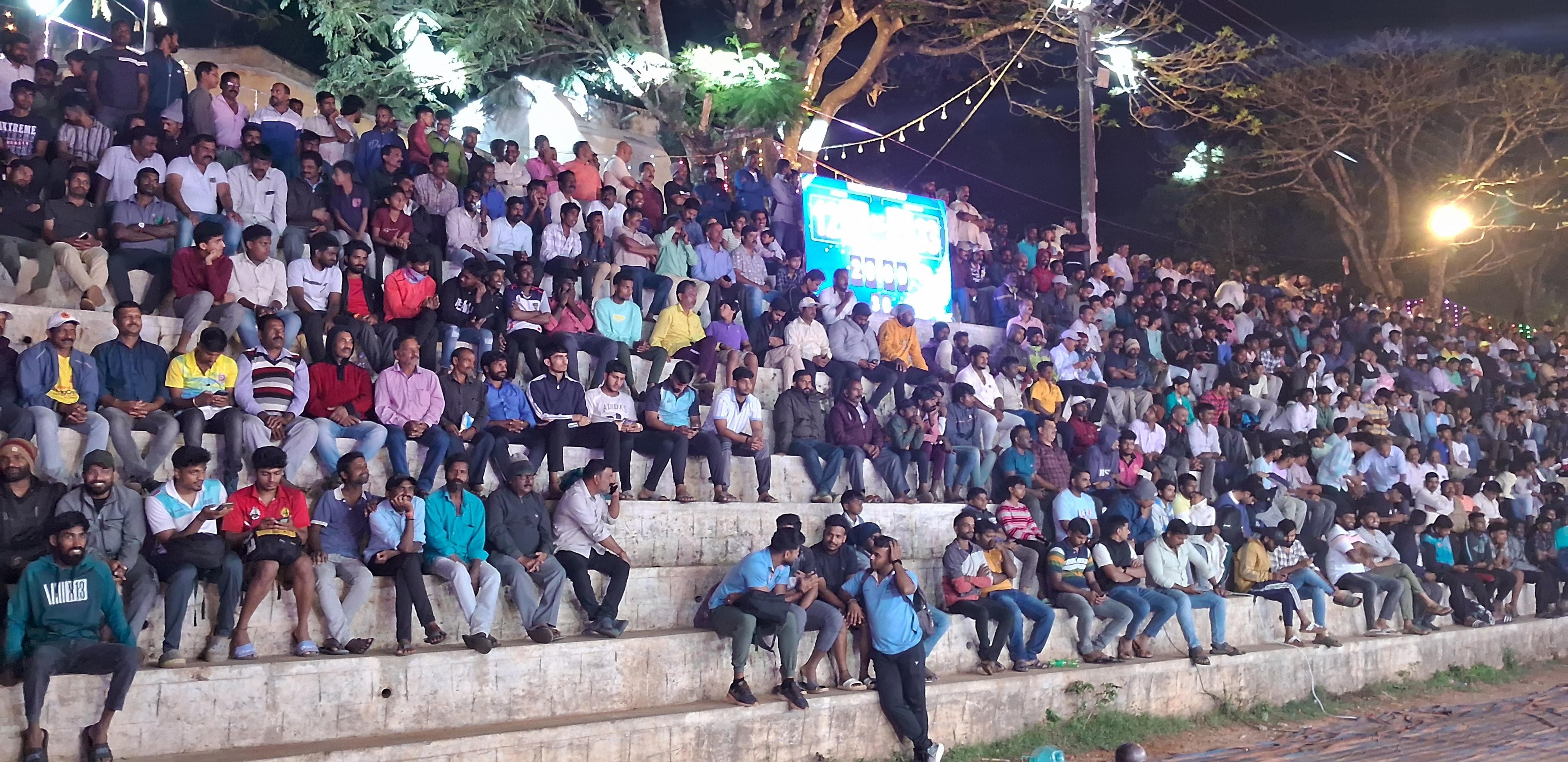 ಪಂದ್ಯಗಳನ್ನು ವೀಕ್ಷಿಸಿದ ಕ್ರೀಡಾಪ್ರೇಮಿಗಳು