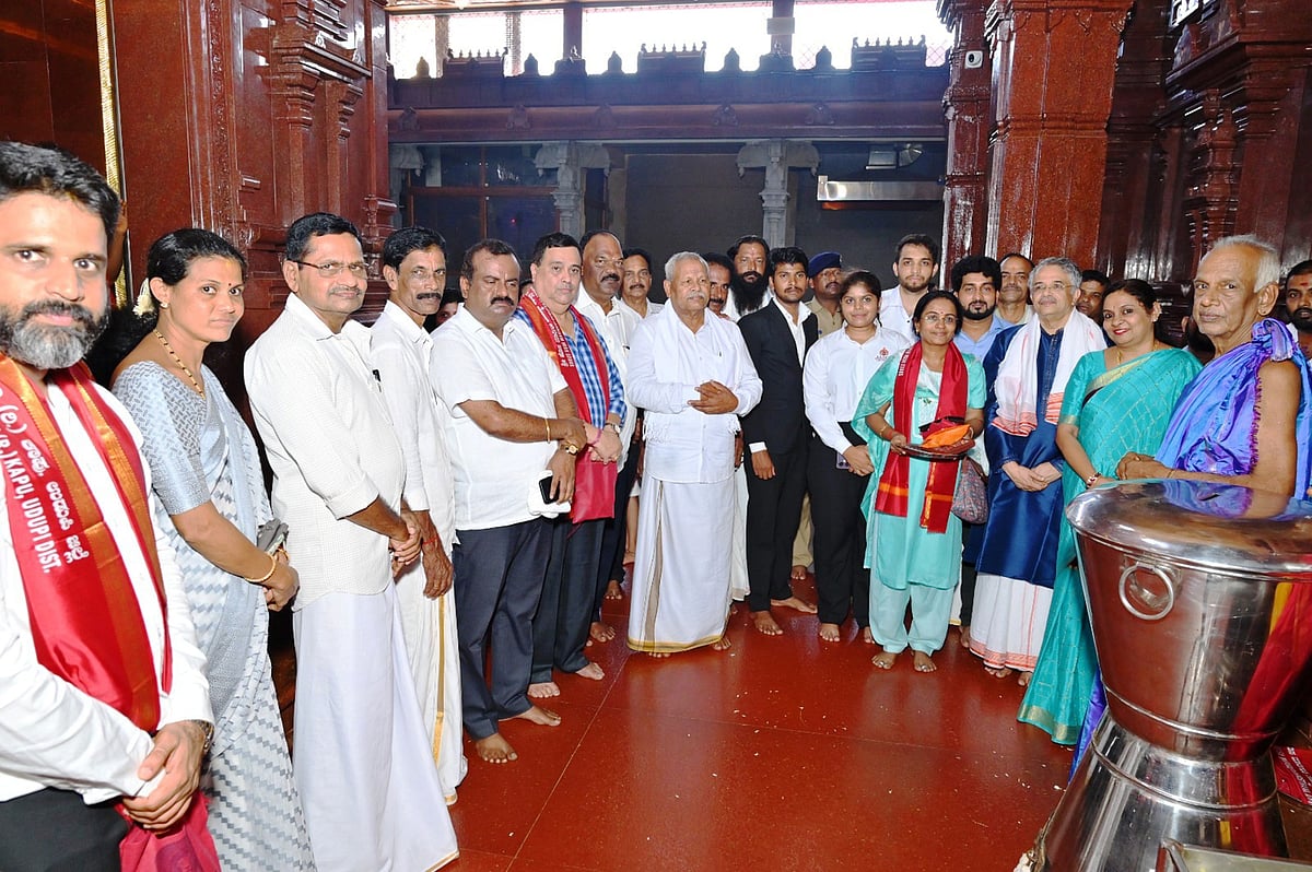 ಕಾಪು ಮಾರಿಗುಡಿಗೆ ಹೈಕೋರ್ಟ್ ನ್ಯಾಯಮೂರ್ತಿ ಶ್ರೀಶಾನಂದ ಭೇಟಿ