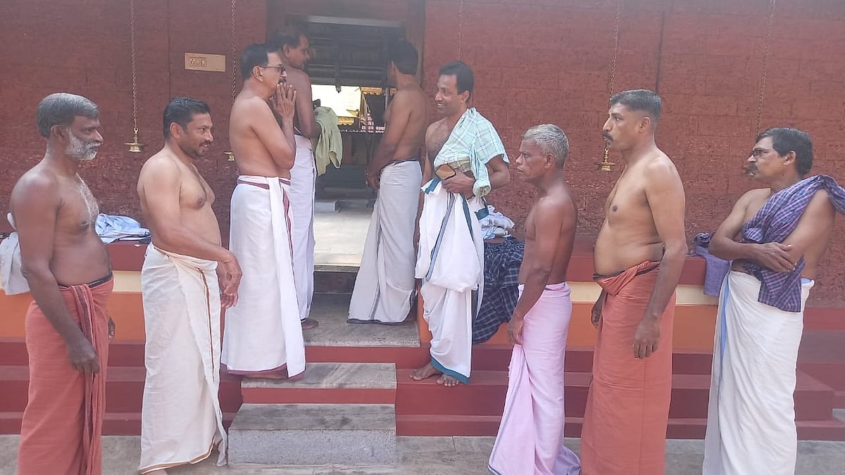 ಕಾಸರಗೋಡು:ನಾಗರಿಕ ಸಮಿತಿ ಸದಸ್ಯರಿಂದ ‘ದೇವಾಲಯ ಪ್ರವೇಶ’