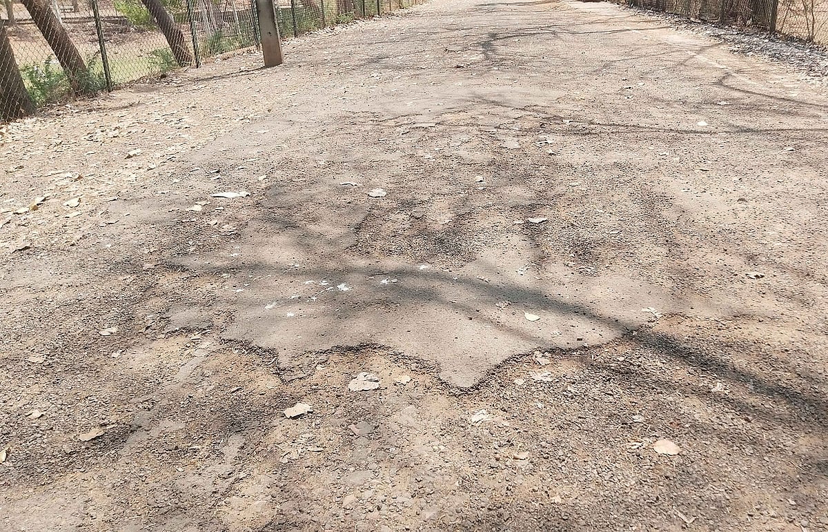 ಶಿರೂರ: ಮಠದ ರಸ್ತೆ ದುರಸ್ತಿ ಎಂದು?