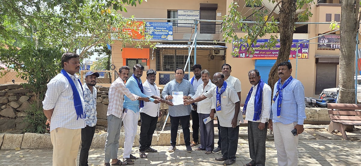 ಅಂಬೇಡ್ಕರ್ ಜಯಂತಿ ಆಚರಿಸದೆ ಅವಮಾನ: ಪ್ರತಿಭಟನೆ