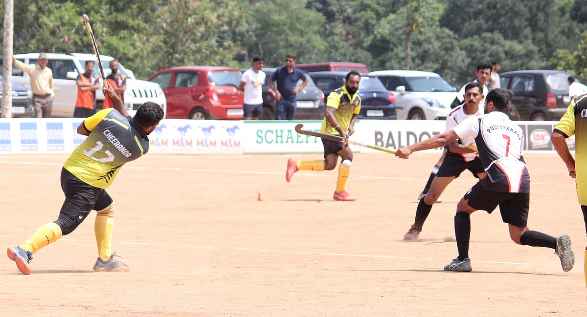 ಕೊಡವ ಕೌಟುಂಬಿಕ ಹಾಕಿ ಟೂರ್ನಿ: ಮೇರಿಯಂಡಕ್ಕೆ ರೋಚಕ ಜಯ 