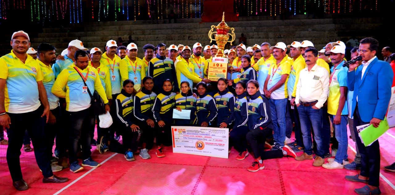 ಸೋಮವಾರಪೇಟೆ ಜಿಎಂಪಿ ಶಾಲಾ ಮೈದಾನದಲ್ಲಿ ಮಹಿಳೆಯರಿಗೆ ನಡೆದ ರಾಜ್ಯ ಮಟ್ಟದ ಎ ಗ್ರೇಡ್ ಹೊನಲು ಬೆಳಕಿನ ಒಕ್ಕಲಿಗರ ಕಪ್