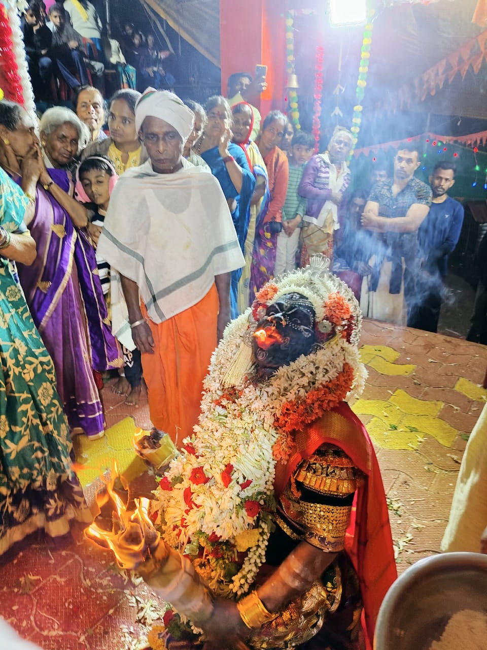 ಸುಂಟಿಕೊಪ್ಪ ಸಮೀಪದ ನಾರ್ಗಾಣೆ ಗ್ರಾಮದ ಶ್ರೀದೇವಿಯ ಅಣ್ಣಪ್ಪ‌ ಸ್ವಾಮಿ ದೈವಸ್ಥಾನದಲ್ಲಿ‌ ಧರ್ಮದೈವಗಳ ನೇಮೋತ್ಸವ ನಡೆಯಿತು