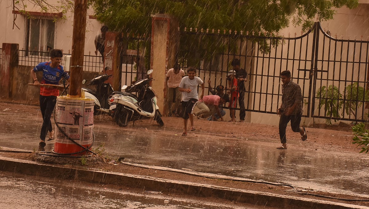 ಪೂರ್ವ ಮುಂಗಾರು | ವಿದ್ಯುತ್‌ ಅವಘಡ: ಬೇಕಿದೆ ಮುನ್ನಚ್ಚರಿಕೆ