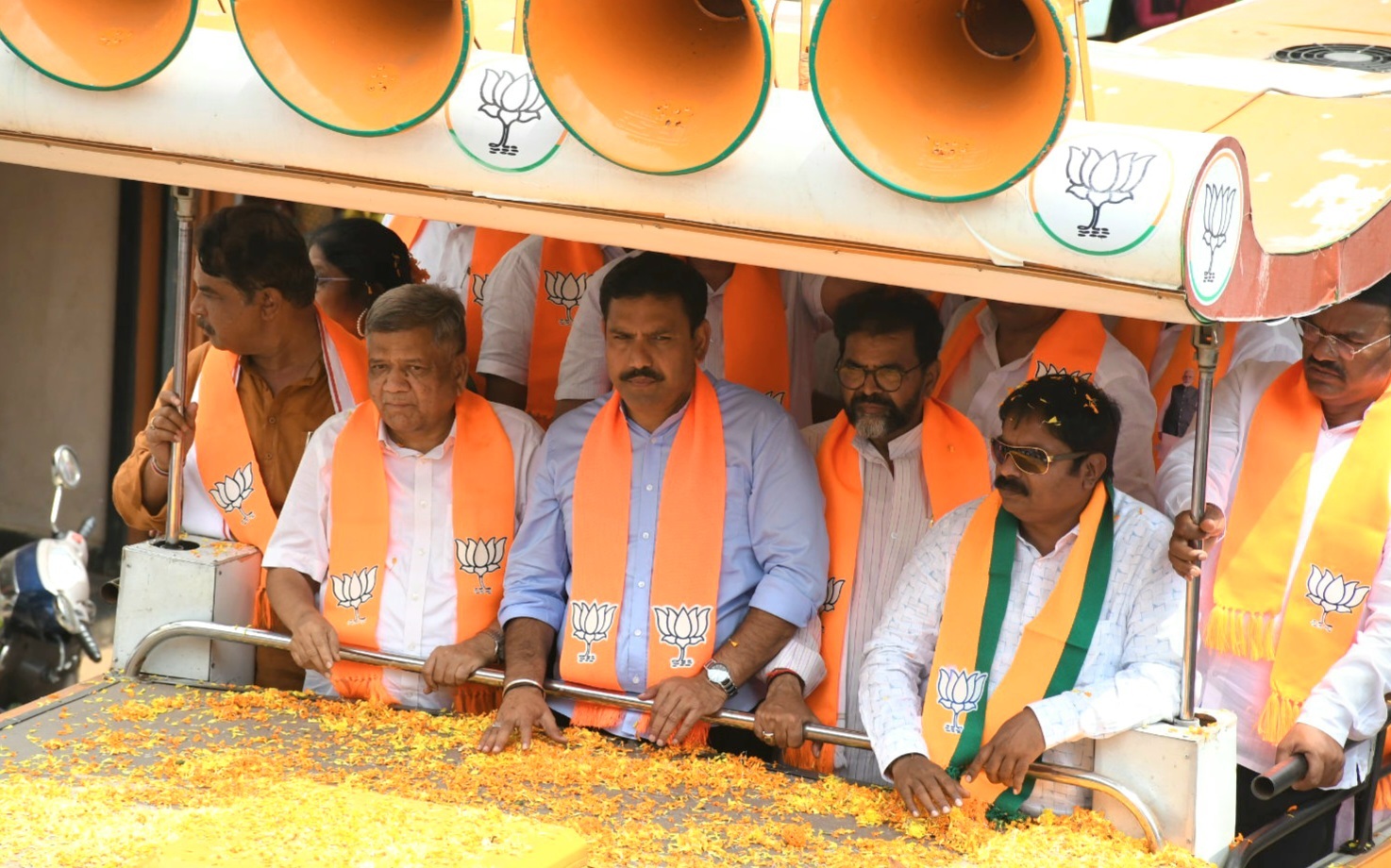 ಬೆಳಗಾವಿಯಲ್ಲಿ ಬುಧವಾರ ಬಿಜೆಪಿ ಜನಾಕ್ರೋಶ ಯಾತ್ರೆಯಲ್ಲಿ ಆರ್‌.ಅಶೋಕ ಜಗದೀಶ ಶೆಟ್ಟರ್‌ ಬಿ.ವೈ.ವಿಜಯೇಂದ್ರ ಛಲವಾದಿ ನಾರಾಯಣಸ್ವಾಮಿ ಅಭಯ ಪಾಟೀಲ ಪಾಲ್ಗೊಂಡಿದ್ದರು
ಪ್ರಜಾವಾಣಿ ಚಿತ್ರ