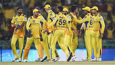 2009ರಲ್ಲಿ ಡರ್ಬನ್‌ನಲ್ಲಿ ನಡೆದ ಪಂದ್ಯದಲ್ಲಿ ಚೆನ್ನೈ ಸೂಪರ್‌ ಕಿಂಗ್ಸ್‌ 9 ವಿಕೆಟ್‌ಗೆ 116 ರನ್‌ ಗಳಿಸಿತ್ತು. ಈ ಗುರಿ ಎದುರು ಪಂಜಾಬ್‌ ಕಿಂಗ್ಸ್‌ 8 ವಿಕೆಟ್‌ಗೆ 92 ರನ್‌ ಗಳಿಸಲಷ್ಟೇ ಶಕ್ತವಾಗಿತ್ತು.