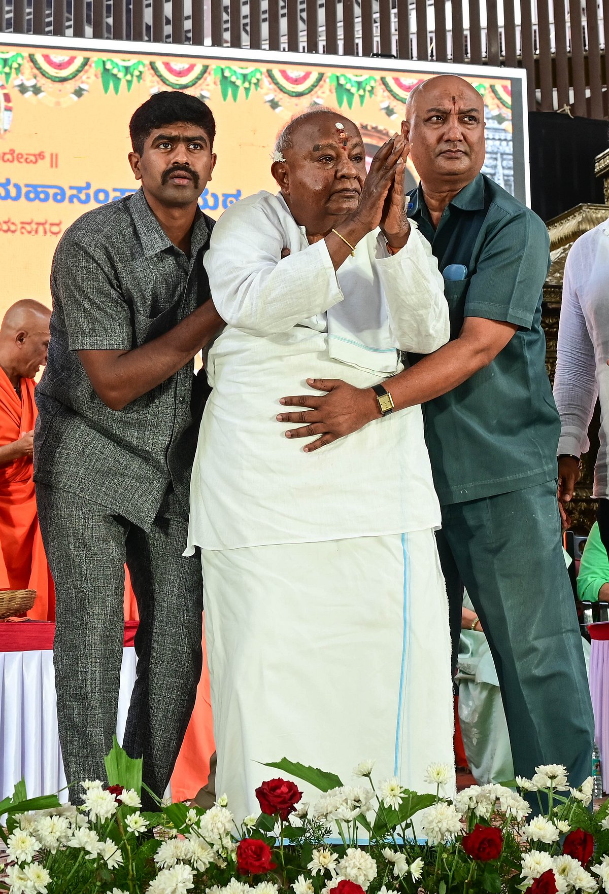 ಗಾಲಿ ಕುರ್ಚಿ ಇಲ್ಲದೇ ಬಂದಿದ್ದೇನೆ: ದೇವೇಗೌಡ