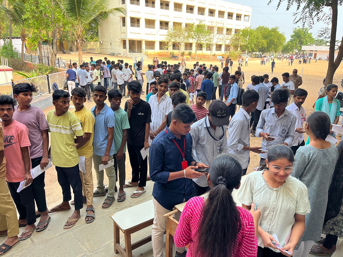 UG-CET ಪರೀಕ್ಷೆ | ಬಯೊಮೆಟ್ರಿಕ್‌ ದೋಷ: ಆತಂಕ ಎದುರಿಸಿದ ಪರೀಕ್ಷಾರ್ಥಿಗಳು