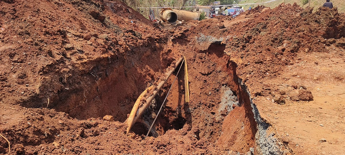 ಬೆಳಗಾವಿ | ಪೈಪ್‌ಲೈನ್‌ ಕಾಮಗಾರಿ ವೇಳೆ ಮಣ್ಣು ಕುಸಿದು ಇಬ್ಬರು ಕಾರ್ಮಿಕರ ಸಾವು