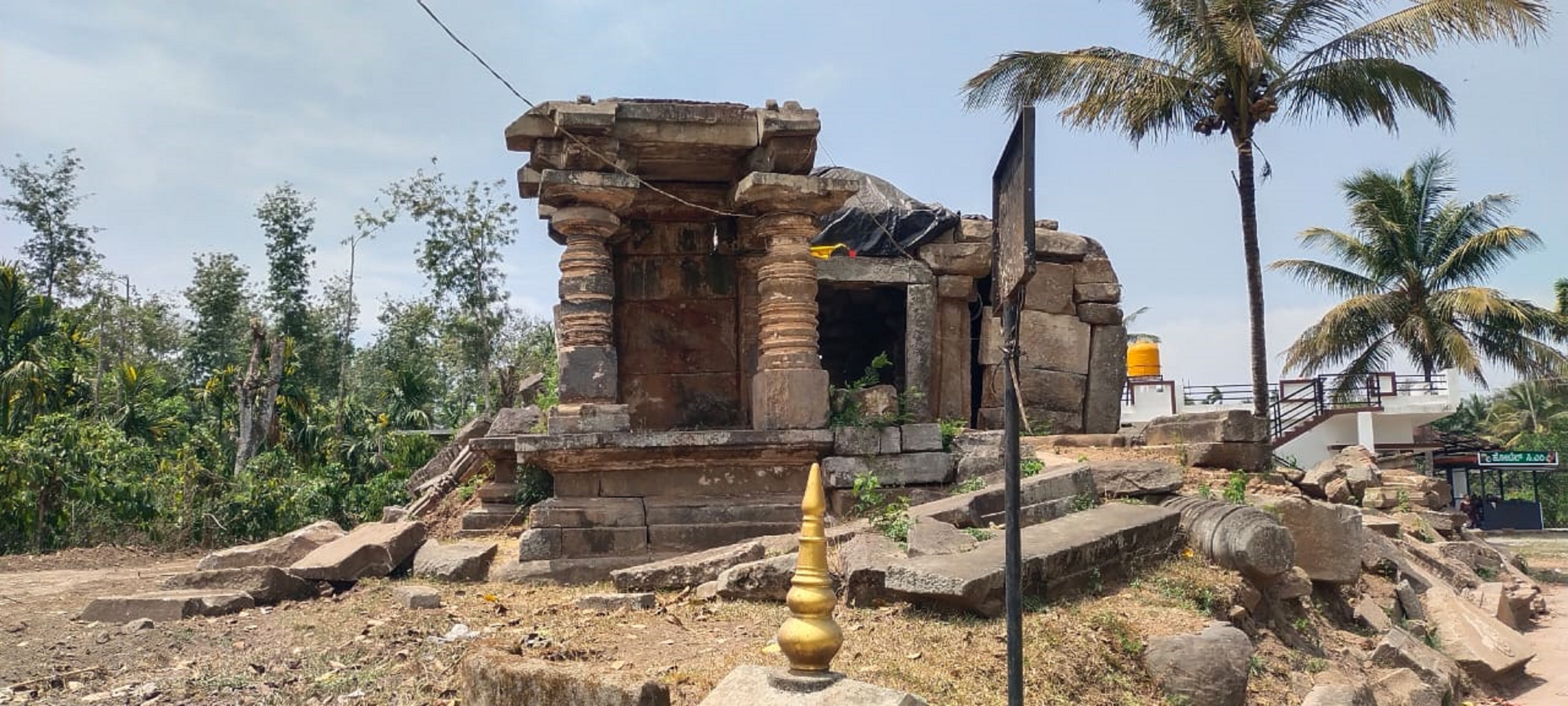 ನಂಜರಾಯಪಟ್ಟಣದಲ್ಲಿ ಅಳಿವಿನಂಚಿನಲ್ಲಿರುವ ವೀರಭದ್ರೇಶ್ವರ ದೇವಾಲಯ