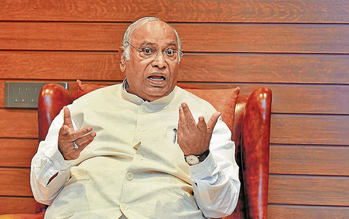 ಮೋದಿ ಸರ್ಕಾರದಿಂದ ನರೇಗಾ ಕಾರ್ಮಿಕರ ಮೇಲೆ ದಬ್ಬಾಳಿಕೆ: ಖರ್ಗೆ ಆರೋಪ