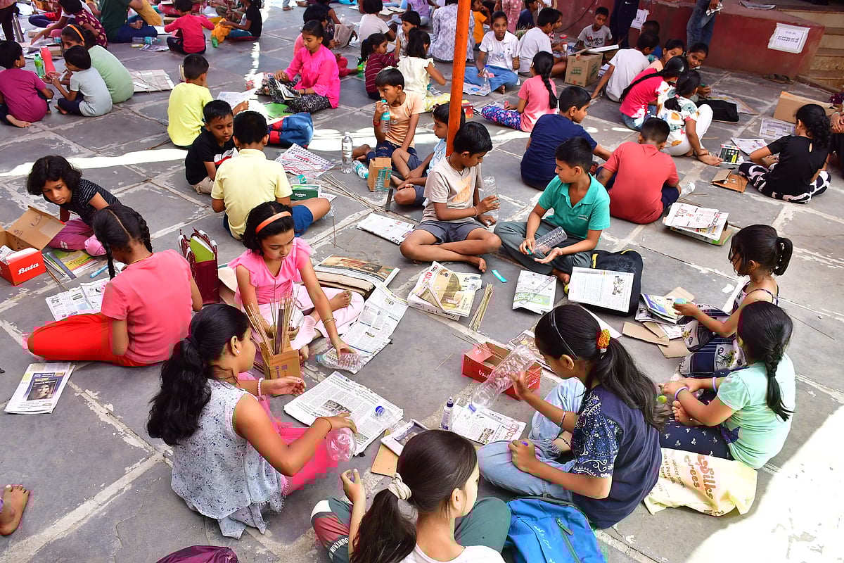  ಧಾರವಾಡ | ಬೇಸಿಗೆ ಶಿಬಿರ: ಕಲಾ ಜಗತ್ತಿನಲ್ಲಿ ಮಕ್ಕಳ ಯಾನ
