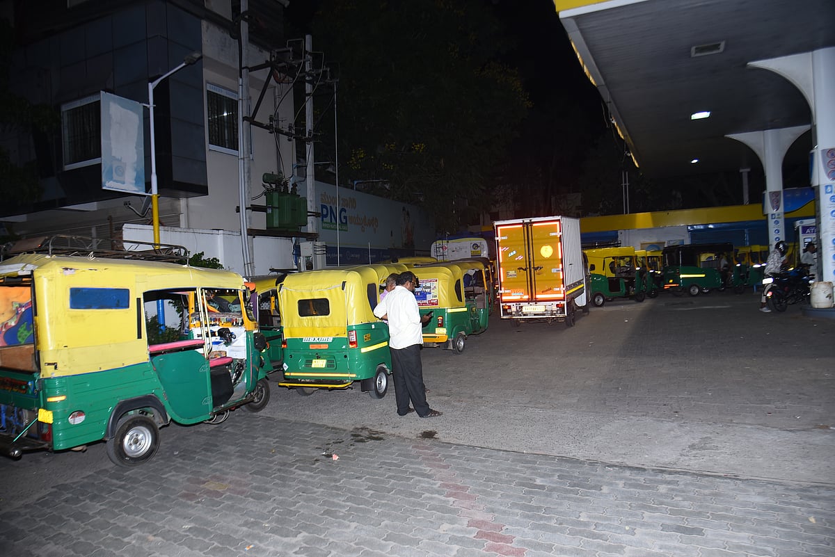 ದಾವಣಗೆರೆ | ಪೂರೈಕೆ ಕೊರತೆ; ಬೇಡಿಕೆ ಇದ್ದರೂ ಸಿಗದ ಸಿಎನ್‌ಜಿ 