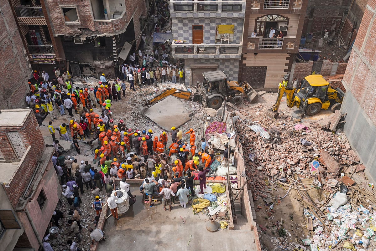 ದೆಹಲಿ | ಬಹುಮಹಡಿ ಕಟ್ಟಡ ಕುಸಿತ; 11 ಸಾವು, 11 ಮಂದಿಗೆ ಗಾಯ