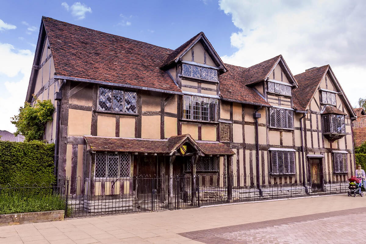 ಪ್ರವಾಸ: ನೆನೆವುದೆನ್ನ ಮನ ಶೇಕ್ಸ್‌ಪಿಯರ್‌ ಸ್ಮಾರಕ!