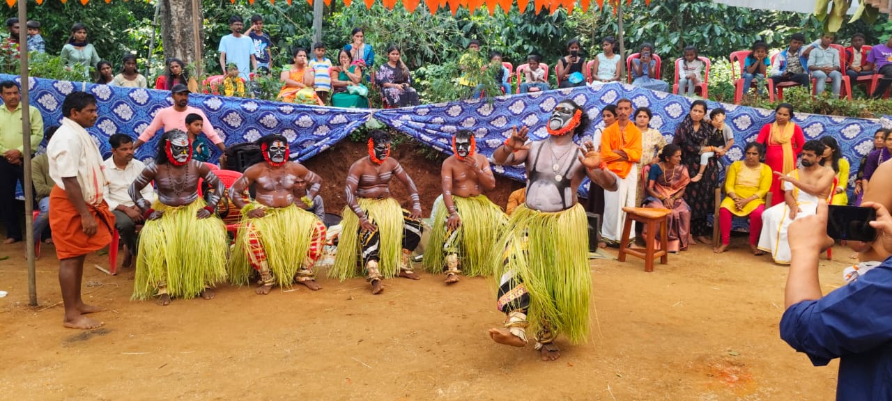 ಸುಂಟಿಕೊಪ್ಪ ಸಮೀಪದ ಪನ್ಯದ ಉದ್ದಿಬಾಣೆ ಮಠದಲ್ಲಿ ಧರ್ಮ ದೈವದ ನೇಮೋತ್ಸವವು ಶ್ರದ್ಧಾ ಭಕ್ತಿಯಿಂದ ನಡೆಯಿತು