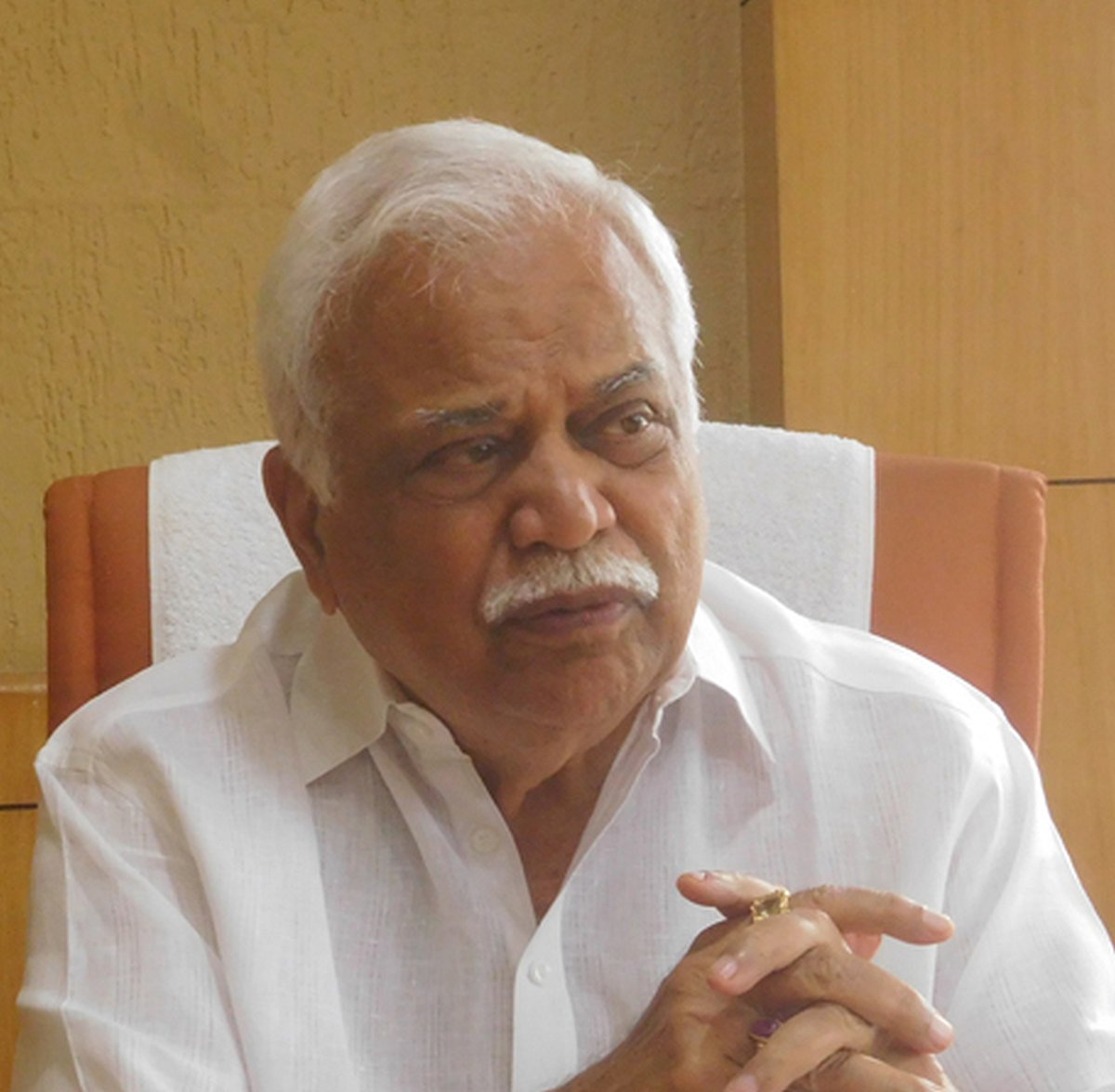 ಉಗ್ರರ ಚಟುವಟಿಕೆ ಸಂಪೂರ್ಣ 
ಮಟ್ಟಹಾಕಲಿ: ಆರ್.ವಿ.ದೇಶಪಾಂಡೆ