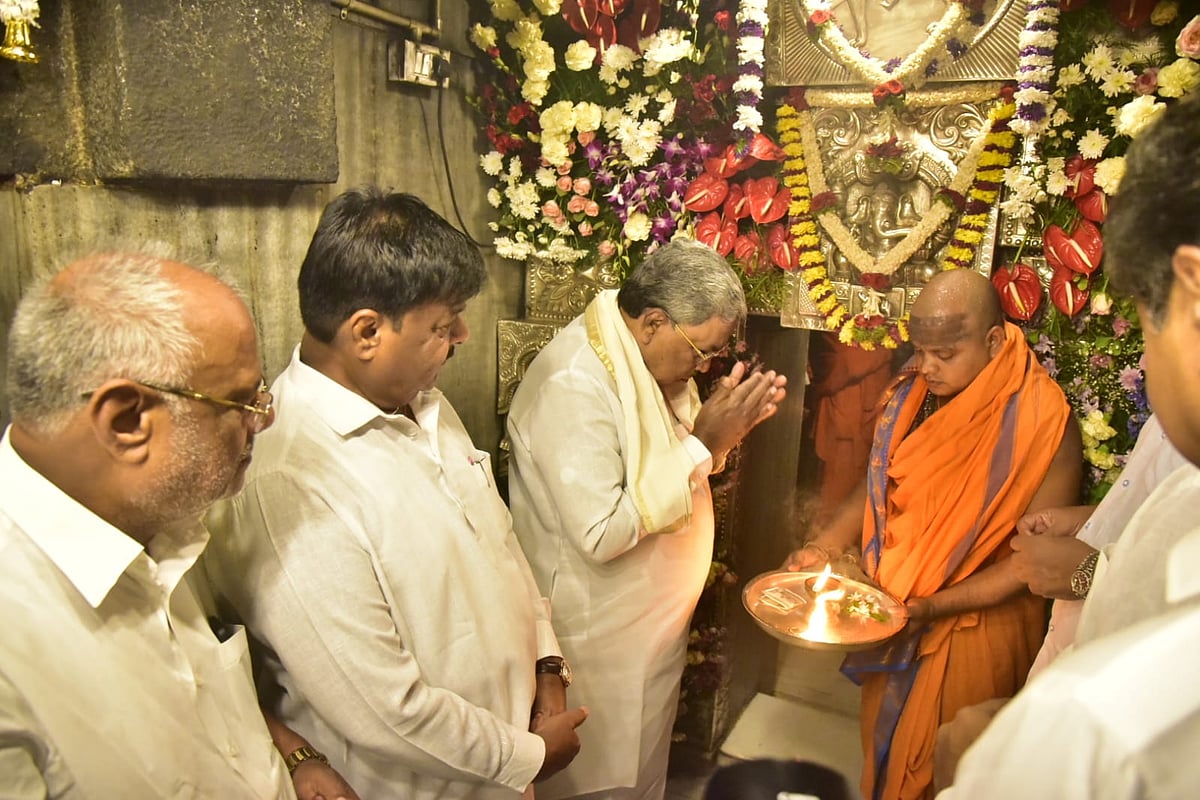 ಮಹದೇಶ್ವರನ ದರ್ಶನ ಪಡೆದ ಮುಖ್ಯಮಂತ್ರಿ; ದಂಡುಕೋಲು ಸೇವೆಯಲ್ಲಿ ಭಾಗಿ
