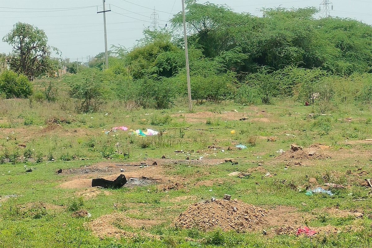 ಲಕ್ಷ್ಮೇಶ್ವರ | ಸೌಲಭ್ಯ ವಂಚಿತ ಸ್ಮಶಾನಗಳು: ಸವಲತ್ತಿಗೆ ಆಗ್ರಹ