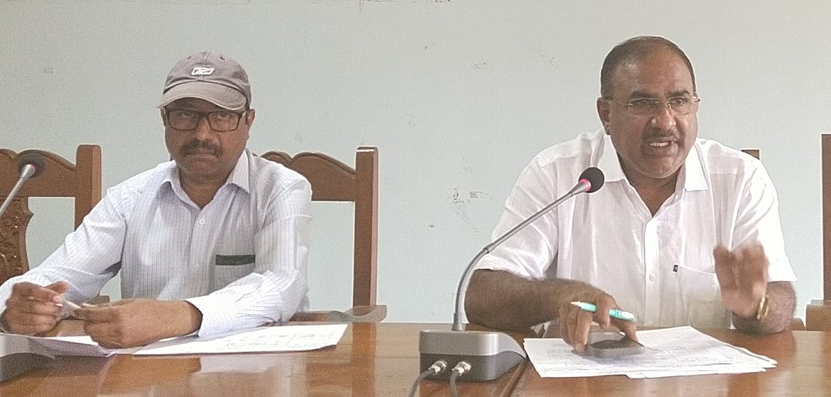 ‘ಗ್ಯಾರಂಟಿ’ ‌ಲೋಪವಾಗದಂತೆ ಎಚ್ಚರವಹಿಸಿ: ದೇಶಾಣಿ ಆನಂದ್