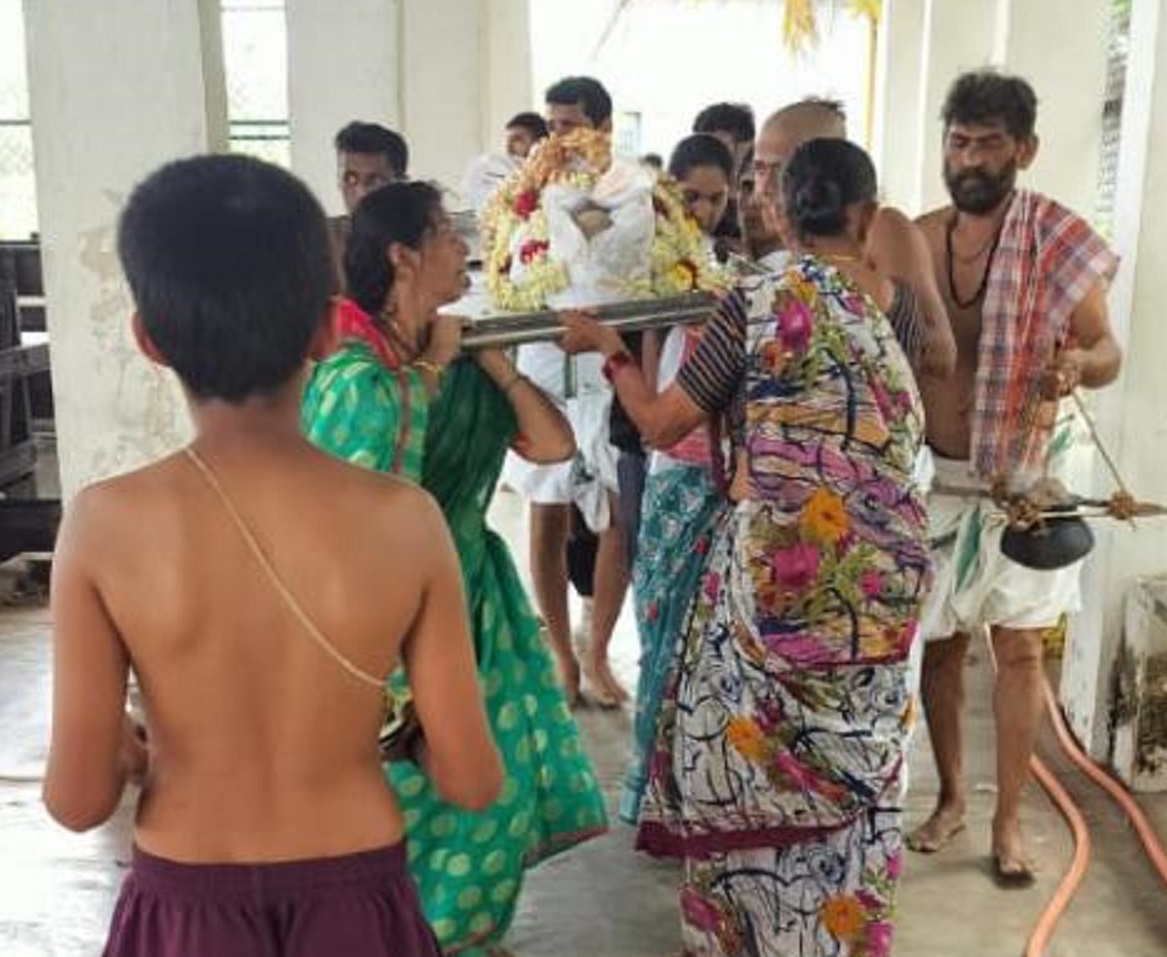 ಸಾಗರದಲ್ಲಿ ಈಚೆಗೆ ಮಹಿಳೆಯರು ಚಟ್ಟಕ್ಕೆ ಹೆಗಲು ಕೊಟ್ಟಿದ್ದ ಕ್ಷಣ 