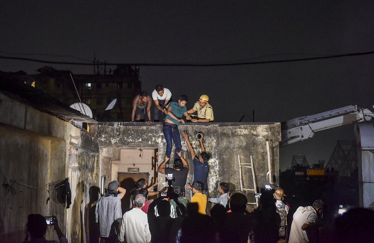 ಕೋಲ್ಕತ್ತ |  ಹೋಟೆಲ್‌ನಲ್ಲಿ ಬೆಂಕಿ ಅವಘಡ: 14 ಮಂದಿ ಸಾವು; ತನಿಖೆಗೆ ಎಸ್‌ಐಟಿ