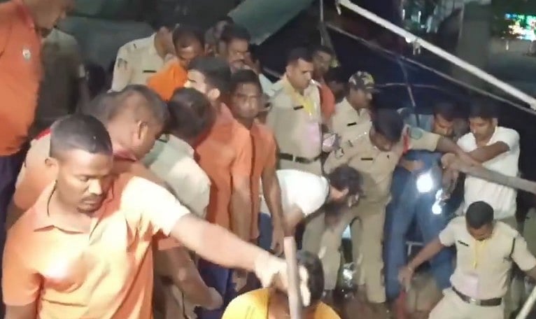 ಆಂಧ್ರಪ್ರದೇಶ | ಸಿಂಹಾಚಲಂನಲ್ಲಿ ದೇಗುಲದ ಗೋಡೆ ಕುಸಿತ; ಏಳು ಮಂದಿ ಸಾವು