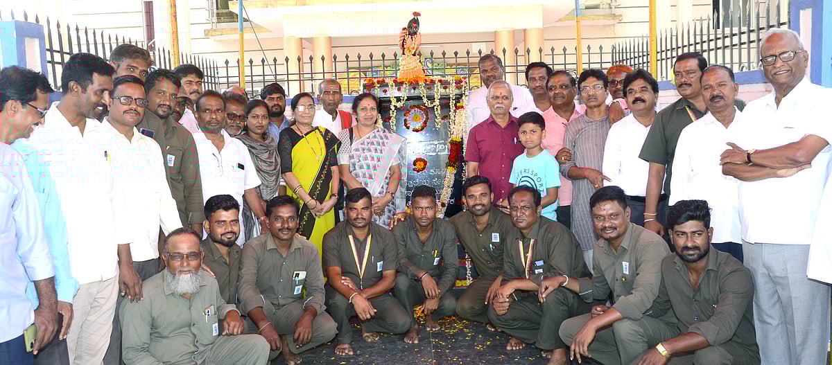 ಖಾಸಗೀಕರಣ: ಹಕ್ಕಿಗಾಗಿ ಹೋರಾಟ ಅಗತ್ಯ