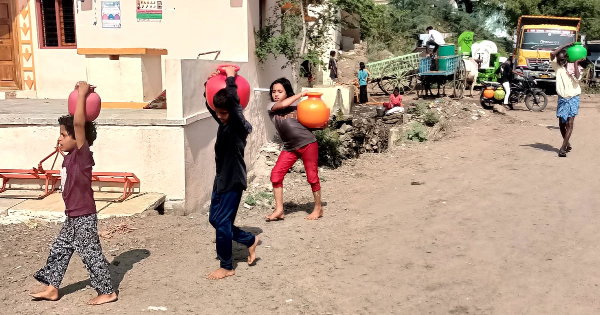 ಚಿತ್ತಾಪುರ: ಇವಣಿ ಗ್ರಾಮದಲ್ಲಿ ನೀರಿಗಾಗಿ ಹಾಹಾಕಾರ