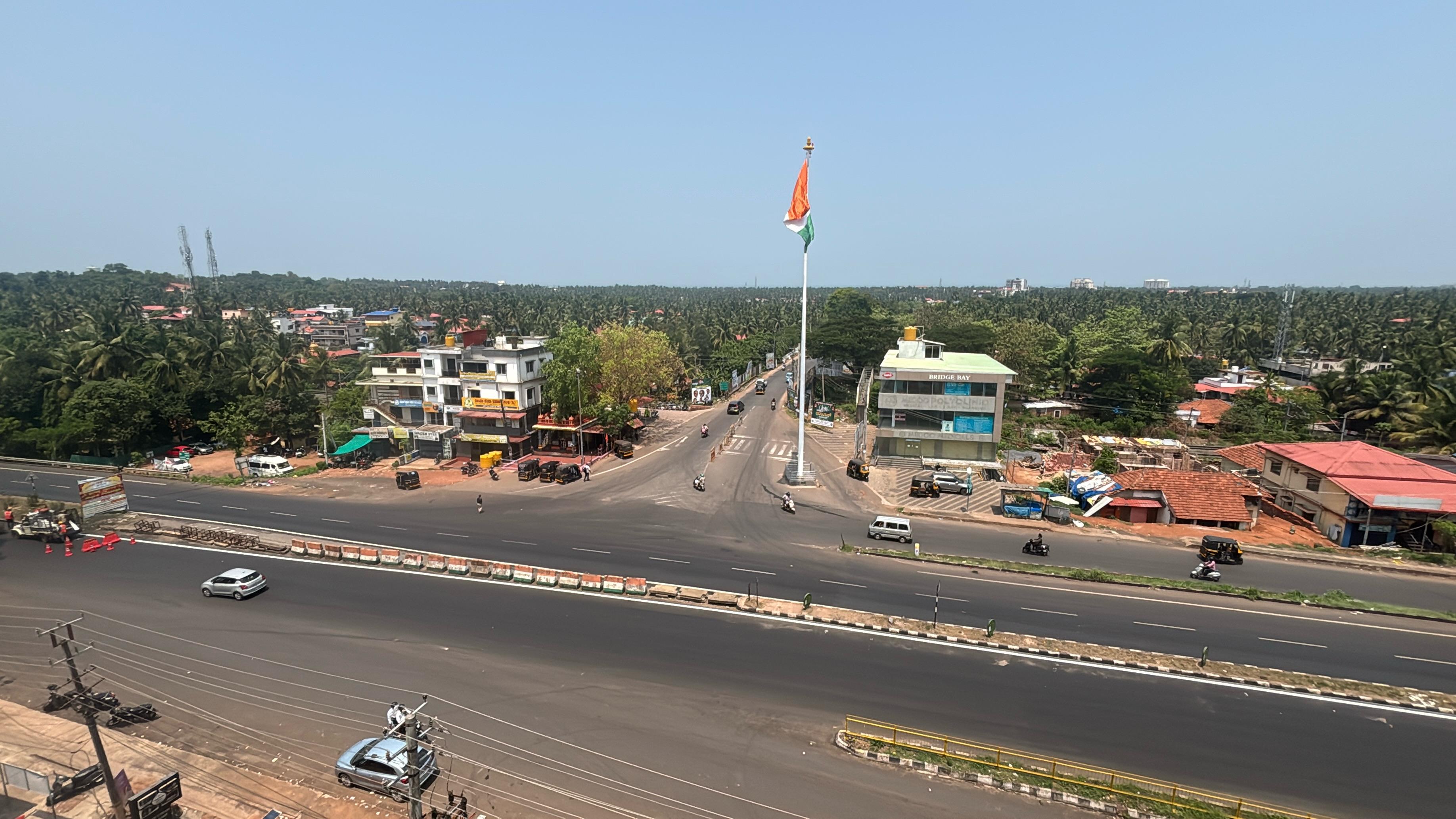 ತೊಕ್ಕೊಟ್ಟು ಫ್ಲೈಓವರ್‌ನಲ್ಲಿ ವಾಹನಗಳಿಲ್ಲದೆ ಬಿಕೋ ಎನ್ನುತ್ತಿತ್ತು‌