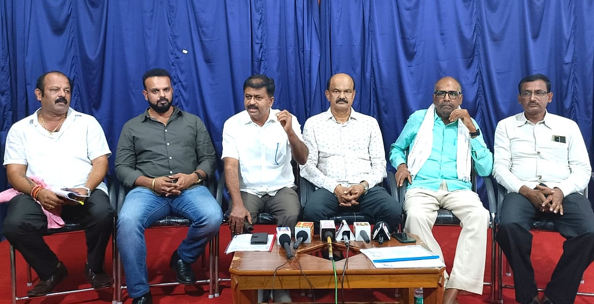 ಗುಡಿಬಂಡೆಯಲ್ಲಿ ಕೆಂಪೇಗೌಡರಿಗೆ ಅವಮಾನದ ಆರೋಪ; ಒಕ್ಕಲಿಗರ ಸಂಘದ ಆಕ್ರೋಶ