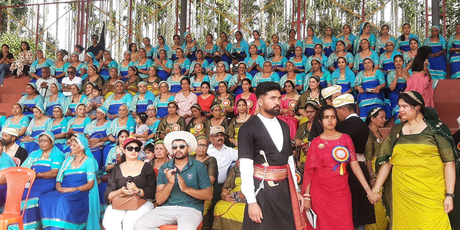 ಕ್ರೀಡೆಯನ್ನು ಹಲವು ಮಂದಿ ಪ್ರೇಕ್ಷಕರು ಕಣ್ತುಂಬಿಕೊಂಡರು