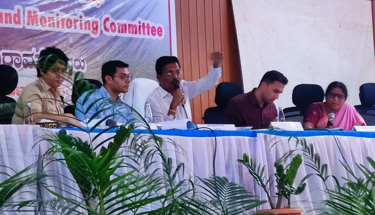 ದಿಶಾ ಸಭೆ: ಅಧಿಕಾರಿಗಳಿಗೆ ಸಂಸದ ಇ. ತುಕಾರಾಂ ತರಾಟೆ 