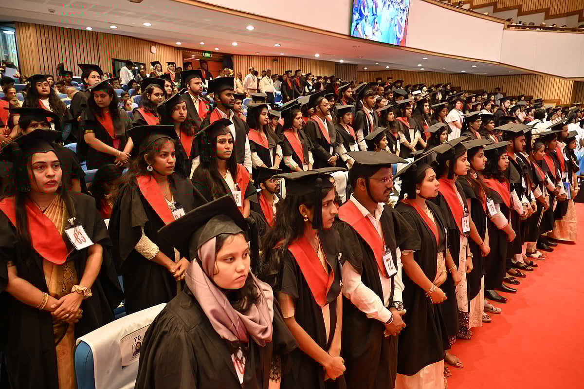 ಕಾರ್ಪೊರೇಟ್ ಆಸ್ಪತ್ರೆಯಲ್ಲಿದ್ದರೂ ಕೊಳೆಗೇರಿಗೆ ಹೋಗಿ:ಅಜೀಮ್ ಪ್ರೇಮ್ ಜಿ ಕಿವಿಮಾತು