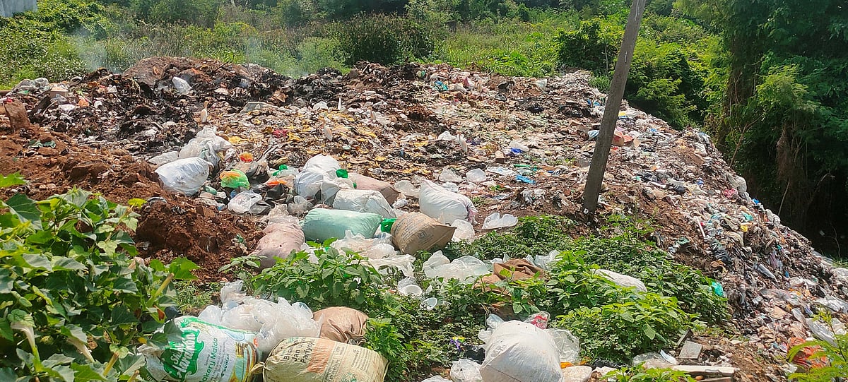 ಕೊಣನೂರು | ಕಾವೇರಿ ನದಿ ಒಡಲಿಗೆ ತ್ಯಾಜ್ಯ; ಆತಂಕ