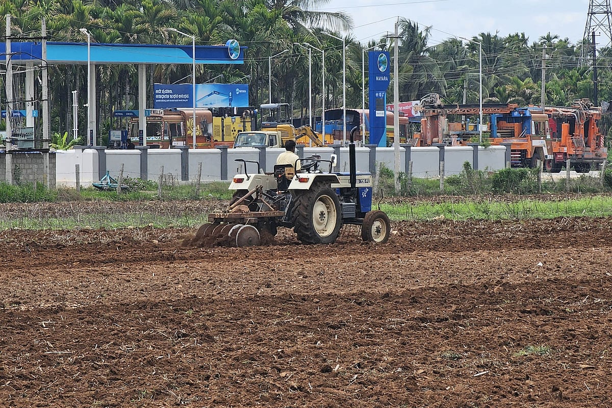 ಚನ್ನಗಿರಿ ತಾಲ್ಲೂಕಿನಲ್ಲಿ ಉತ್ತಮ ಮಳೆ:ಮುಂಗಾರು ಹಂಗಾಮಿನ ಬಿತ್ತನೆಗೆ ಭರದ ಸಿದ್ಧತೆ