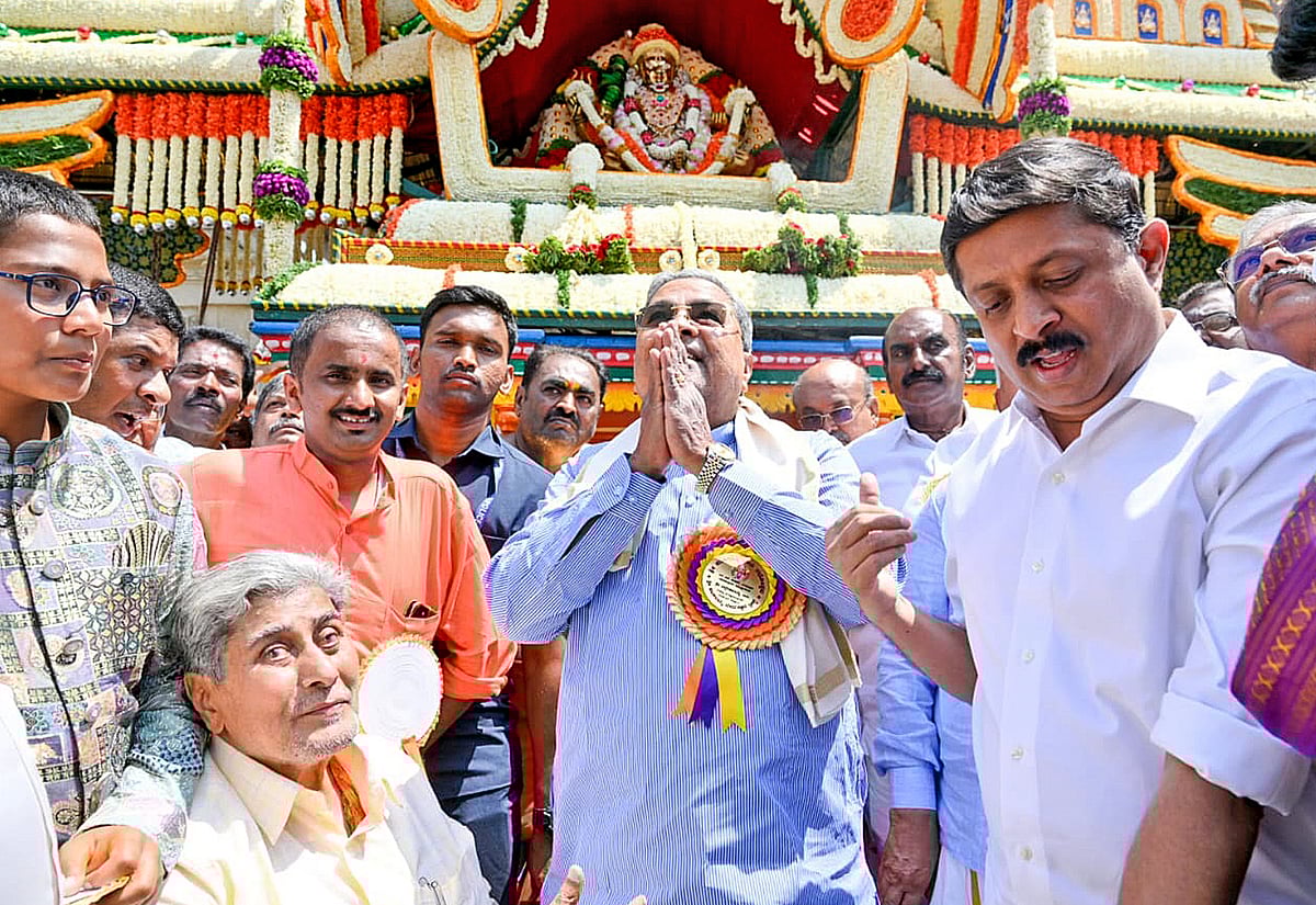 ಪಟಾಲಮ್ಮ ದೇವಿ ರಥೋತ್ಸವಕ್ಕೆ ಮುಖ್ಯಮಂತ್ರಿ ಸಿದ್ದರಾಮಯ್ಯ ಚಾಲನೆ