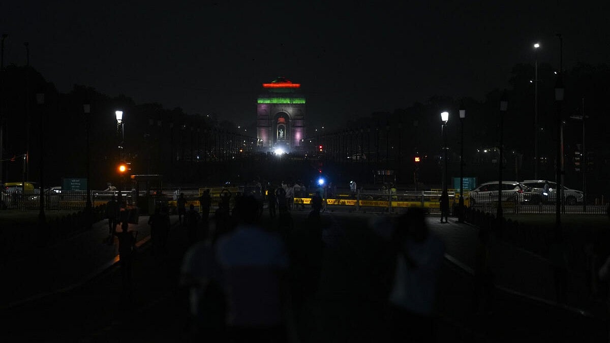 Operation Sindoor | ಸ್ವರಕ್ಷಣೆ ತಾಲೀಮು: ರಾಷ್ಟ್ರ ರಾಜಧಾನಿಯಲ್ಲಿ ಕಗ್ಗತ್ತಲು