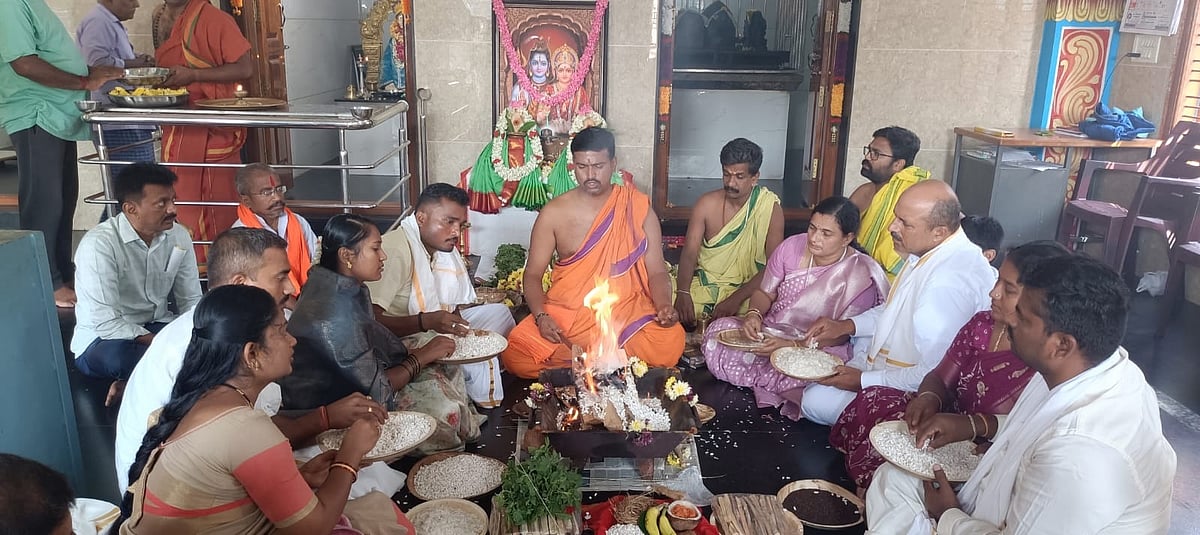 ಮಂಡ್ಯ: ಯೋಧರಿಗೆ ಶಕ್ತಿ ತುಂಬಲು ಮೃತ್ಯುಂಜಯ ಹೋಮ