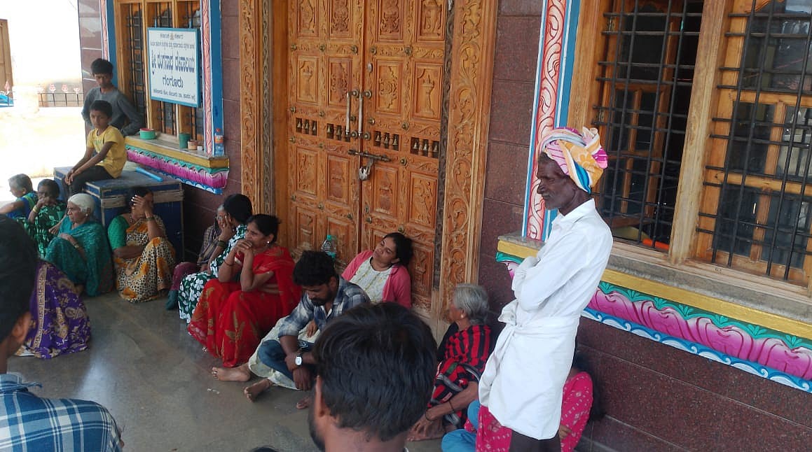 ಹಳೇಬೀಡು: ದೇವಾಲಯದಲ್ಲಿ ನೇಣು ಹಾಕಿಕೊಂಡು ಅರ್ಚಕ ಆತ್ಮಹತ್ಯೆ 