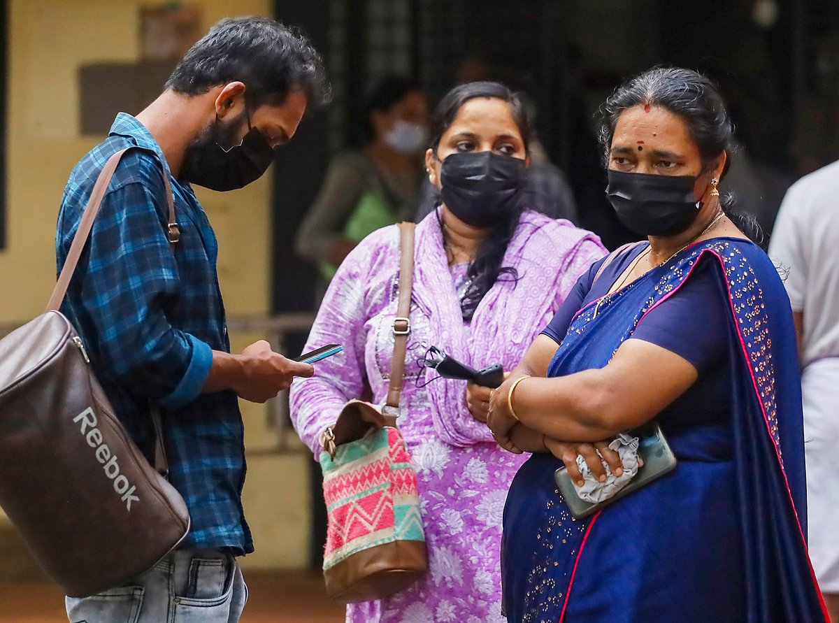 ನಿಫಾ ಸೋಂಕಿತನ ಸಂಪರ್ಕಕ್ಕೆ ಬಂದಿದ್ದ 6 ಮಂದಿ ಸುರಕ್ಷಿತ: ಕೇರಳ ಸರ್ಕಾರ